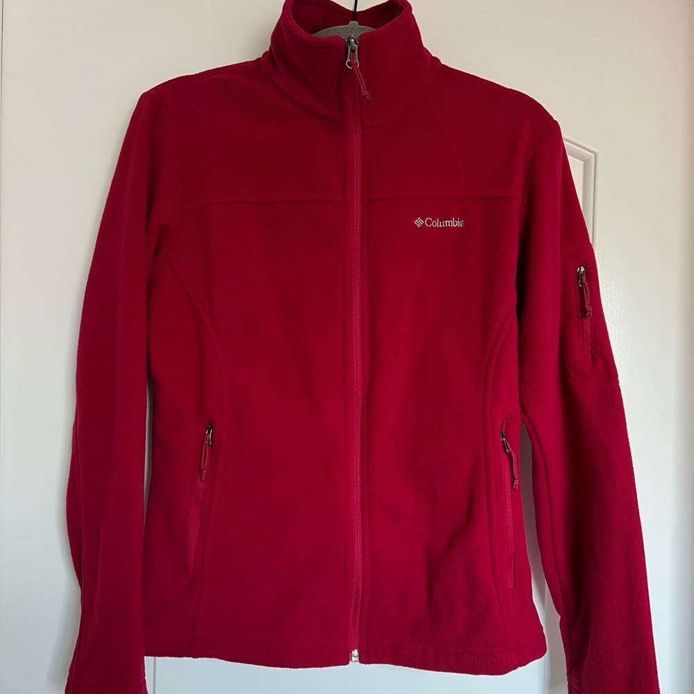 Columbia Women’s Red Fleece Jacket Red Full Zip Closure Size M.